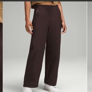 Lululemon Utilitech Straight Leg Trouser.  NWT